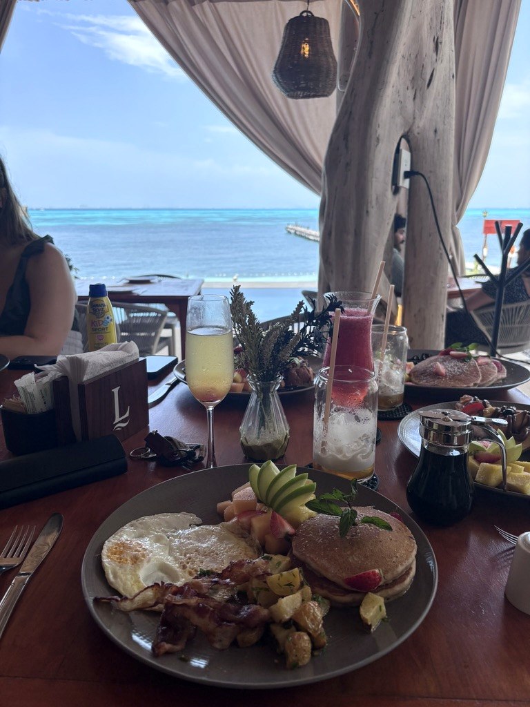 Breakfast at Loretta’s with the Caribbean beyond